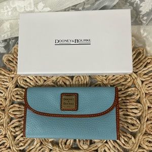 Dooney & Bourke sky blue pebble grain continental clutch wallet
